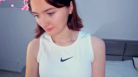 Snapshot of inellcanty chatting on October 3, 5:12 am Kira online show from October 3, 5:12 am