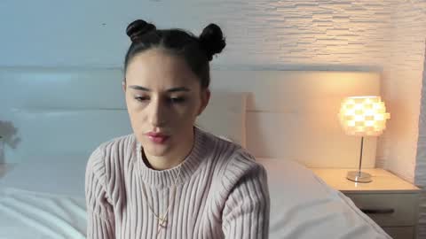 Ines Lyn online show from December 14, 5:40 am