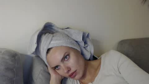 Sweet girl online show from December 4, 10:19 pm