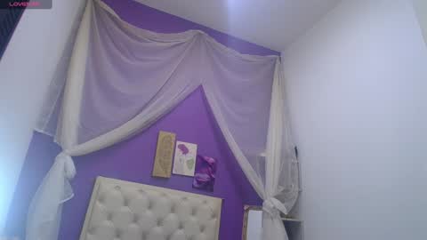 Ingrid petite online show from December 7, 12:45 pm