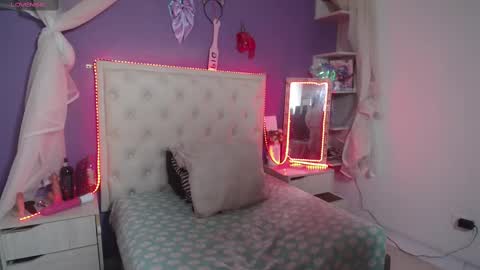 Ingrid petite online show from March 5, 9:06 pm