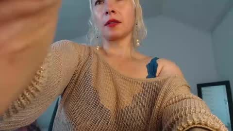 Snapshot of ingridbergman chatting on December 27, 11:28 am online show from December 27, 11:28 am