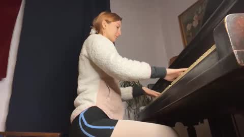 ingridmayer online show from February 16, 6:19 pm