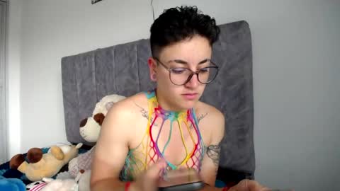 lyan onlyfans n linda online show from April 25, 6:49 pm