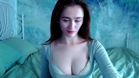 Lina online show from April 22, 11:40 am