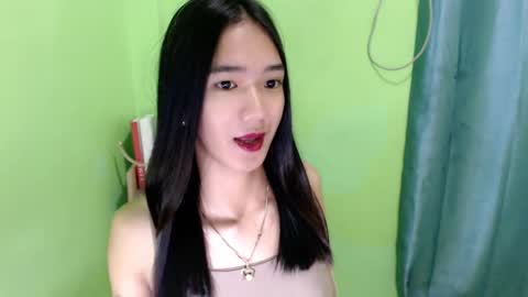 Snapshot of innocent_reign69 chatting on March 7, 9:18 am Reign online show from March 7, 9:18 am