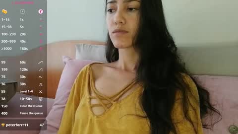 Snapshot of innocentlatiina chatting on October 13, 10:23 pm Laroa online show from October 13, 10:23 pm