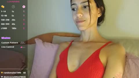 Snapshot of innocentlatiina chatting on September 27, 10:50 pm Laroa online show from September 27, 10:50 pm