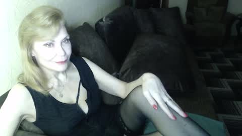 irenalegs online show from April 26, 4:32 am