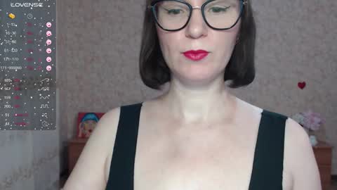 Snapshot of irenlarasani chatting on October 16, 6:27 am IrenLarasani online show from October 16, 6:27 am