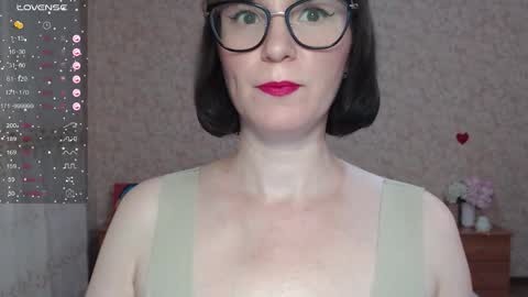 Snapshot of irenlarasani chatting on September 17, 9:40 am IrenLarasani online show from September 17, 9:40 am