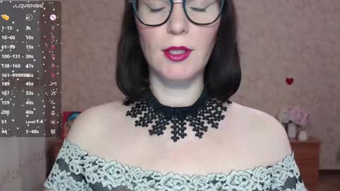 Snapshot of irenlarasani chatting on December 7, 6:32 am IrenLarasani online show from December 7, 6:32 am