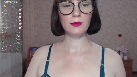 Snapshot of irenlarasani chatting on September 19, 9:52 am IrenLarasani online show from September 19, 9:52 am