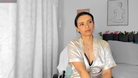 iris online show from July 31, 5:25 pm