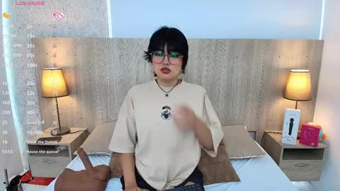 Iris online show from February 15, 7:35 pm