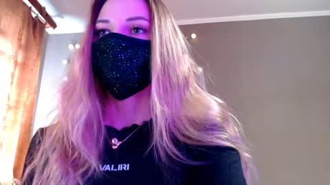 Lily online show from April 21, 2:46 pm