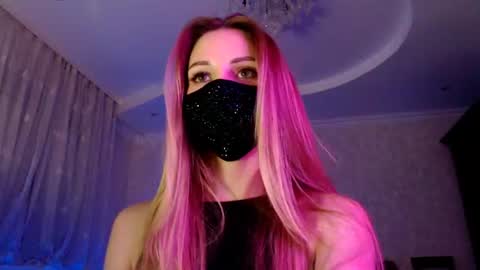 Lily online show from June 10, 7:01 pm