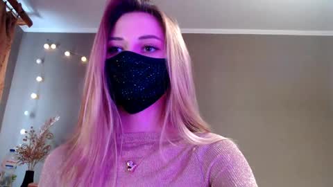 Lily online show from April 22, 3:31 pm