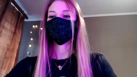 Lily online show from April 27, 4:48 pm