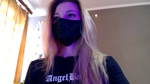 Lily online show from April 10, 12:00 pm