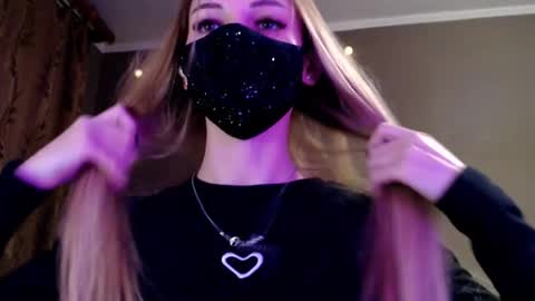 Lily online show from March 11, 4:31 pm