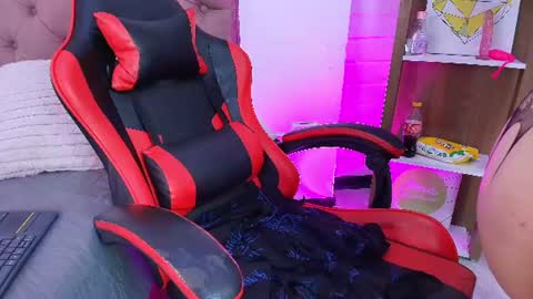 iris_roses online show from July 9, 11:50 pm