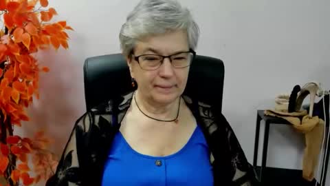 Snapshot of iris_xdesire chatting on September 26, 7:28 am I R I S online show from September 26, 7:28 am
