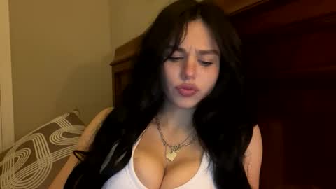 irisbabyyyyyyy online show from April 25, 3:42 am