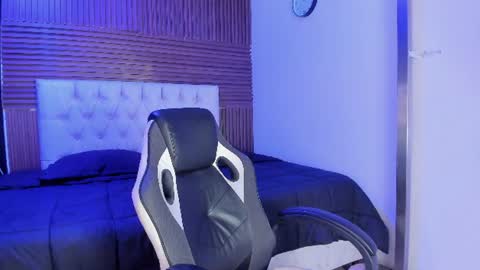 Iris Fyre  online show from June 9, 12:37 pm
