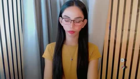 IRISH AND TRIXIE online show from March 21, 3:00 am