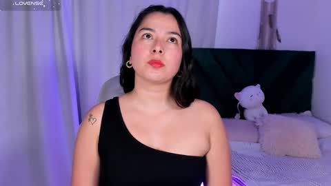 Iris Moira  online show from April 21, 11:28 am