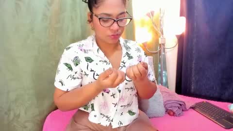 Snapshot of iriss_25 chatting on February 19, 11:49 am iris online show from February 19, 11:49 am