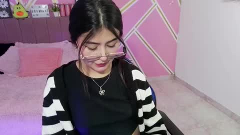 isabela online show from March 6, 9:10 pm