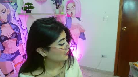 isabela online show from September 27, 5:25 am