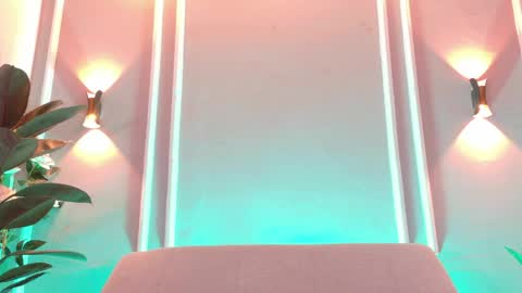 Isabella online show from April 13, 12:50 pm