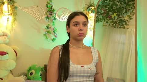 Isabella        online show from April 27, 8:50 pm