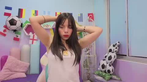 Isaa Skinny  online show from July 6, 4:29 am