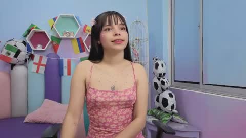 Isaa Skinny  online show from June 25, 3:39 am