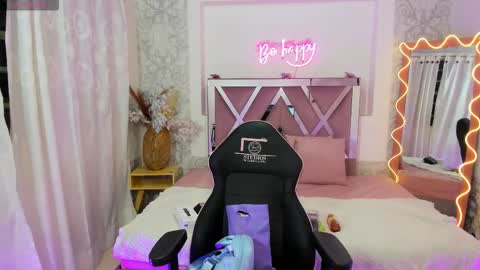 ISABELA  online show from February 10, 11:35 am