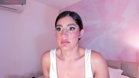 isabelastefano online show from April 25, 3:53 am