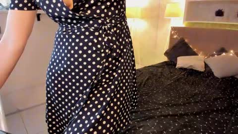 IsabelKiss online show from April 24, 12:30 pm