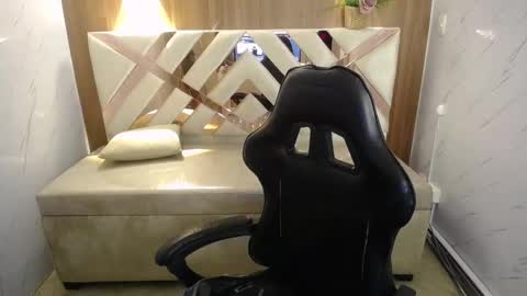 isabella7_b_ online show from October 18, 9:16 pm