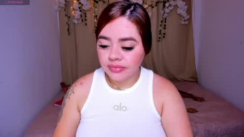 Isabella Arias online show from April 21, 1:42 am