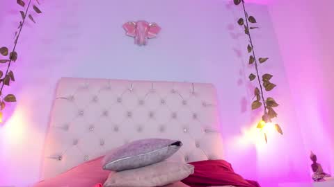   online show from November 8, 10:37 pm