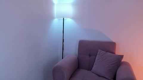 ISABELLA online show from December 19, 12:15 am