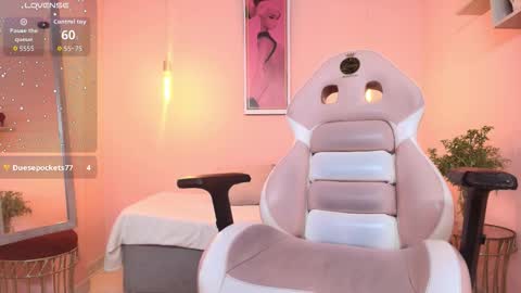 Isa  online show from December 20, 2:32 pm