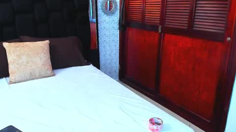 Snapshot of isabella_queen8 chatting on February 22, 1:22 am Isabella Your Queen online show from February 22, 1:22 am