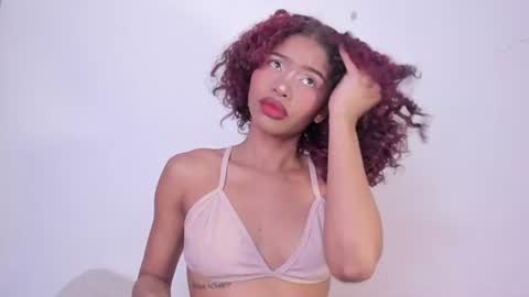 Snapshot of isabella_sex18 chatting on January 23, 7:00 am isabella online show from January 23, 7:00 am