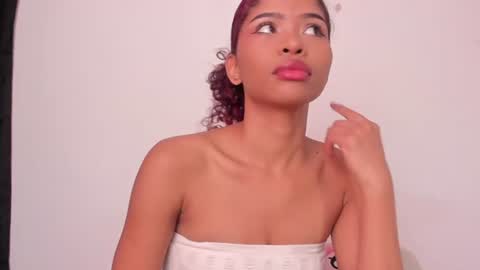 Snapshot of isabella_sex18 chatting on January 27, 1:37 am isabella online show from January 27, 1:37 am