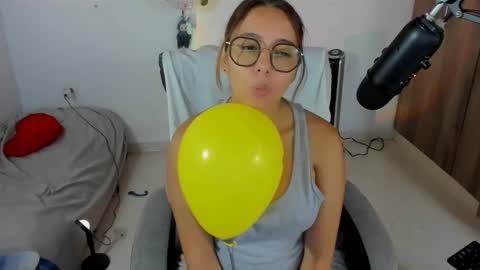 Isabella online show from March 22, 5:52 pm